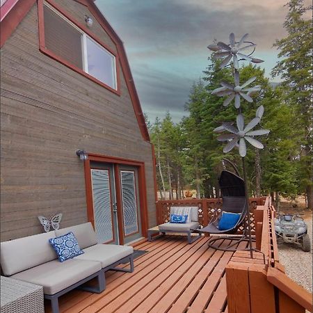 Charming Blue Farmhouse Cabin Duck Creek Village Екстериор снимка