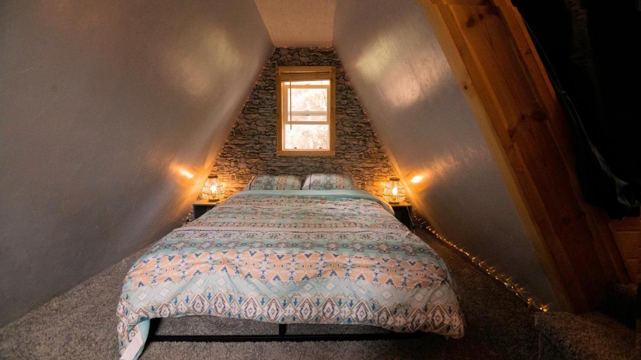Charming Blue Farmhouse Cabin Duck Creek Village Екстериор снимка