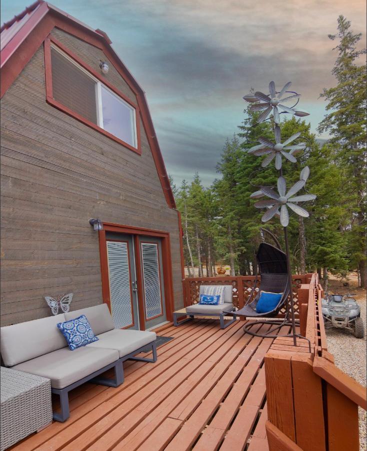 Charming Blue Farmhouse Cabin Duck Creek Village Екстериор снимка